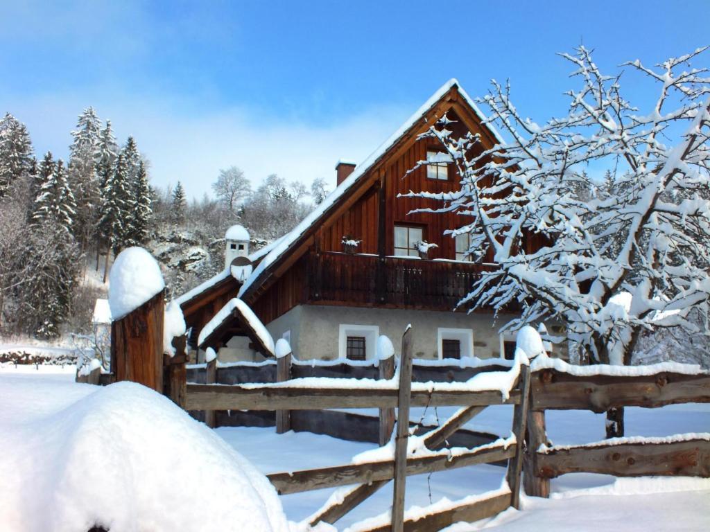 Ferienhaus "Zur Alten Schmiede" Mariahof Екстериор снимка